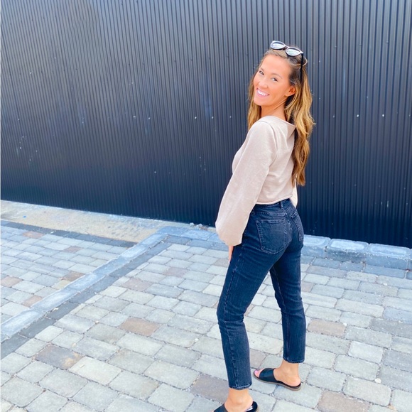 Abercrombie & Fitch; Curve Love, The Mom High Rise - Black - Picture 2 of 9